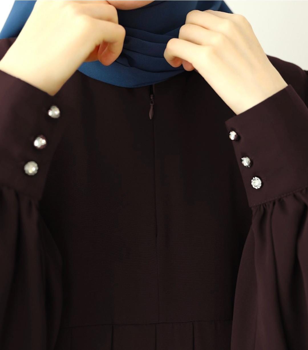 Elegant CHOCO Abaya – Long Sleeve Pleated Maxi ABAYA