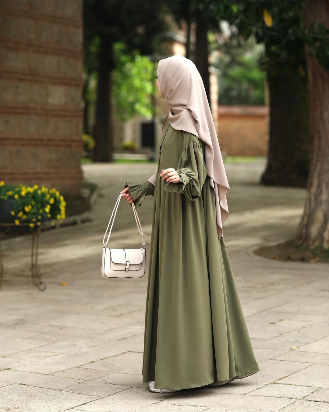 Olive Green Abaya With Stoller