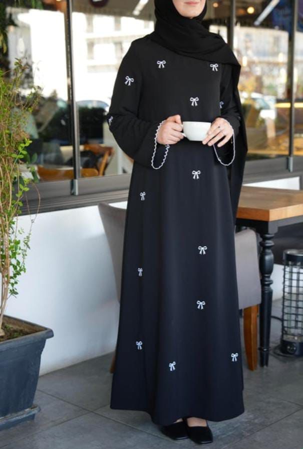 Elegant Black Bow Embroidered Abaya with stoller