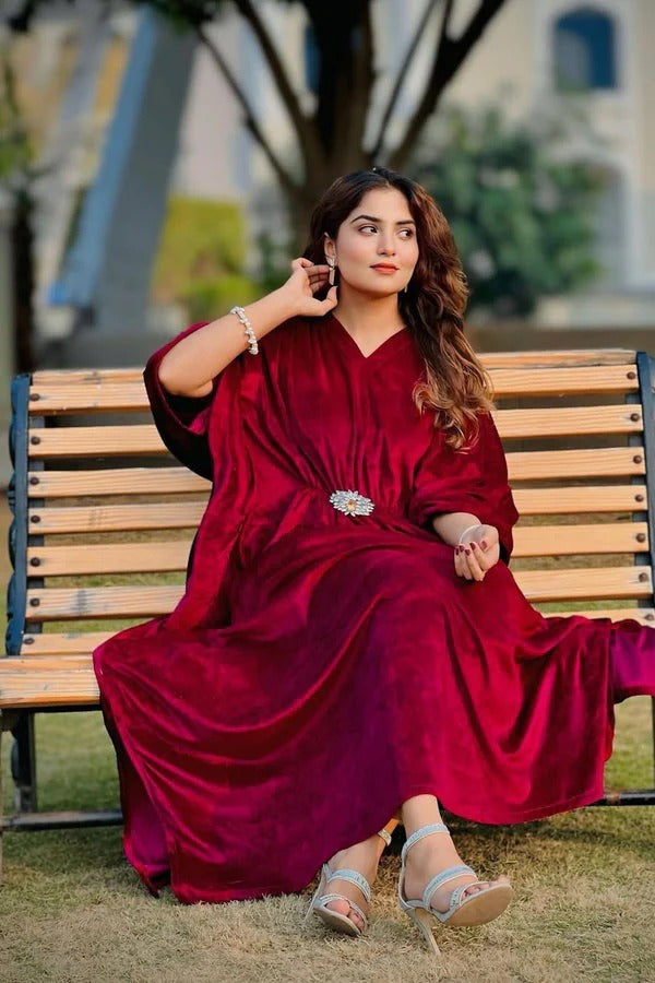Luxury Velvet Kaftan – Elegant Flowing Evening Wear