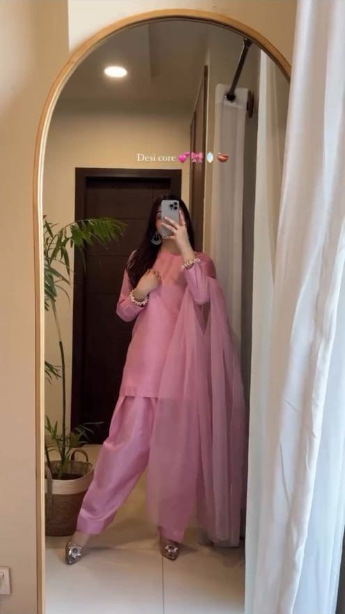 Badam Pinkish Farshi