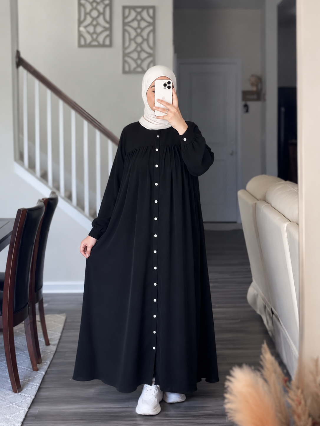 Button Essence Abaya