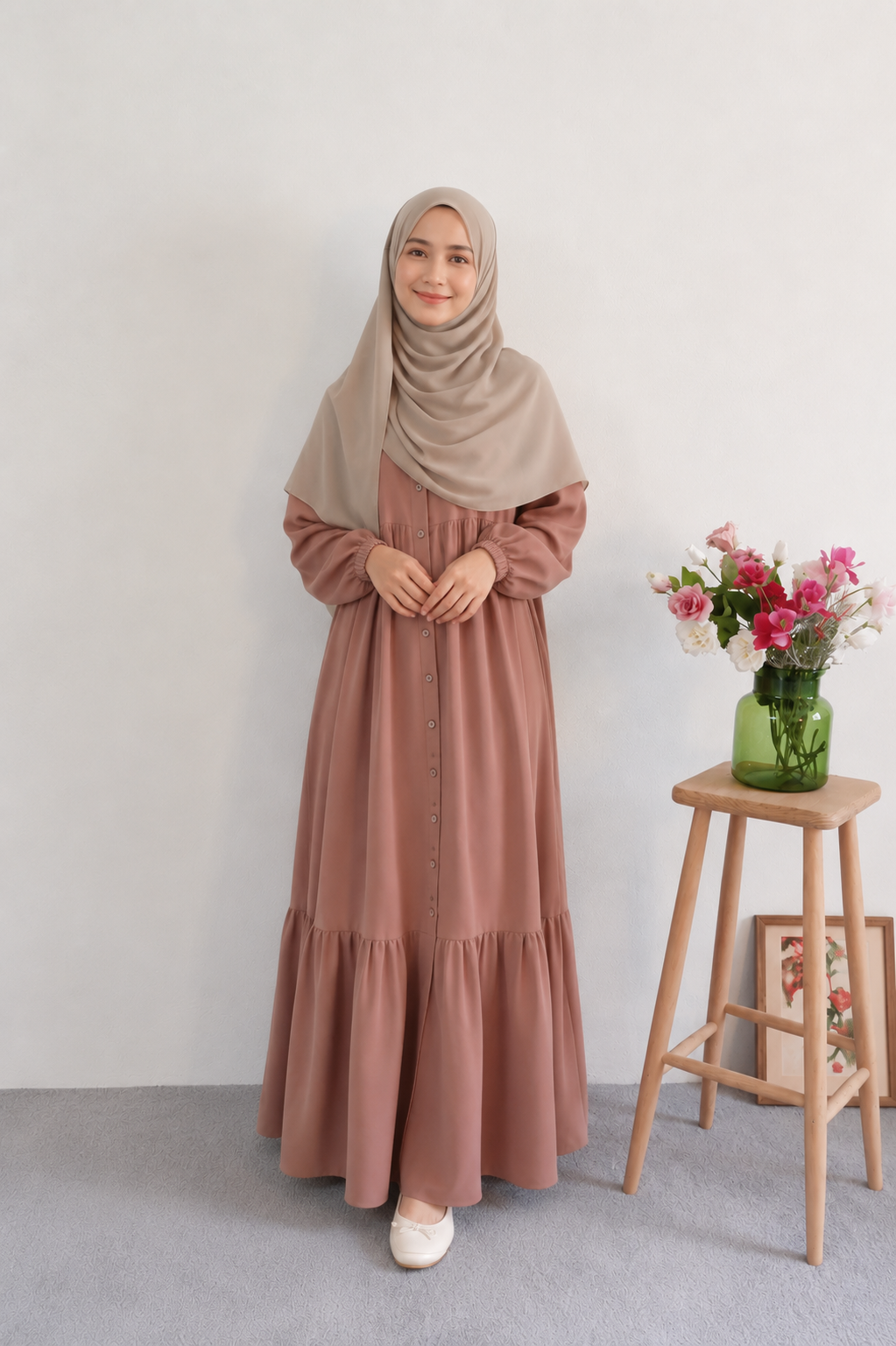 Rosette Flow Abaya with stoller