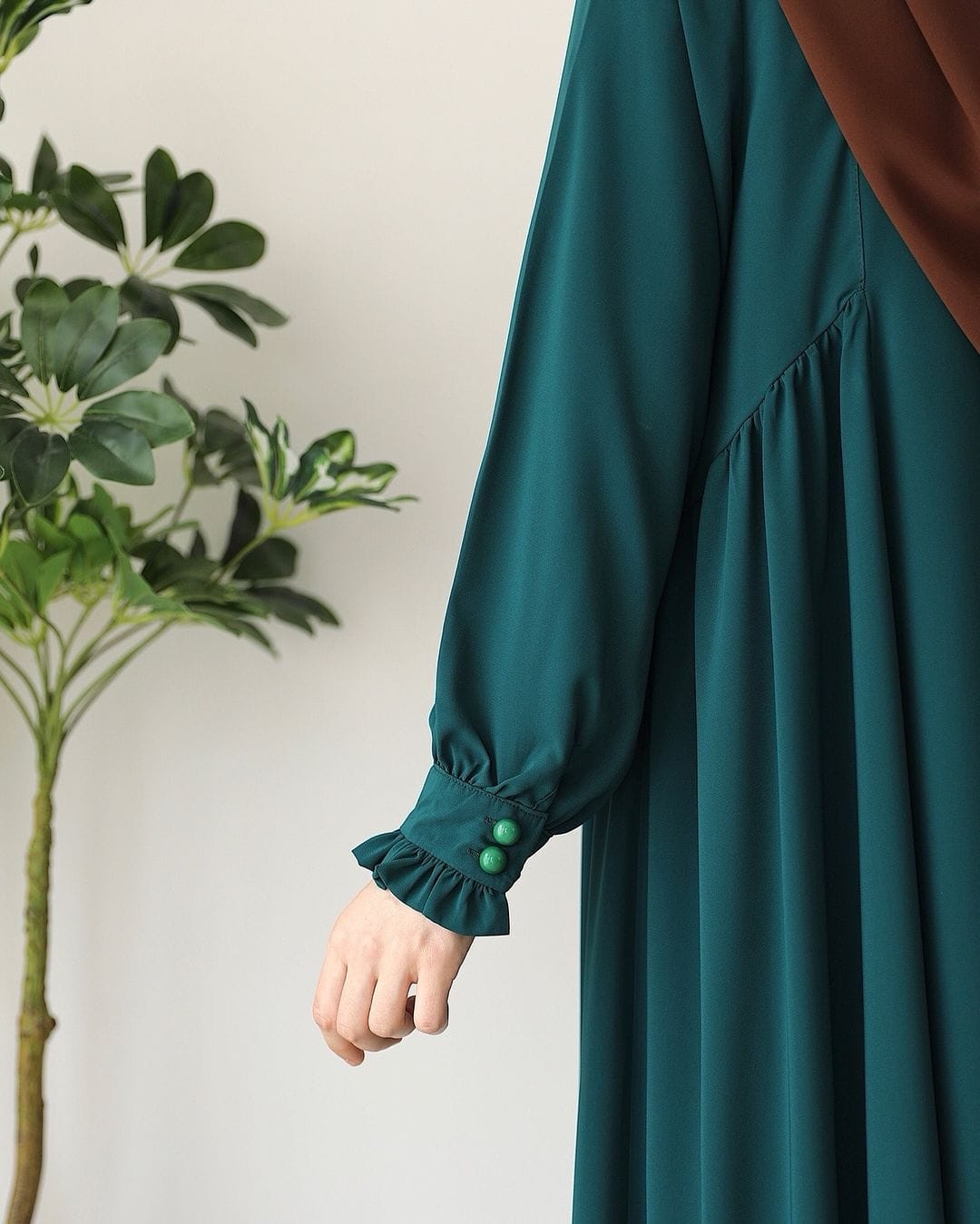 Glamorous Zinc Abaya With Stoller