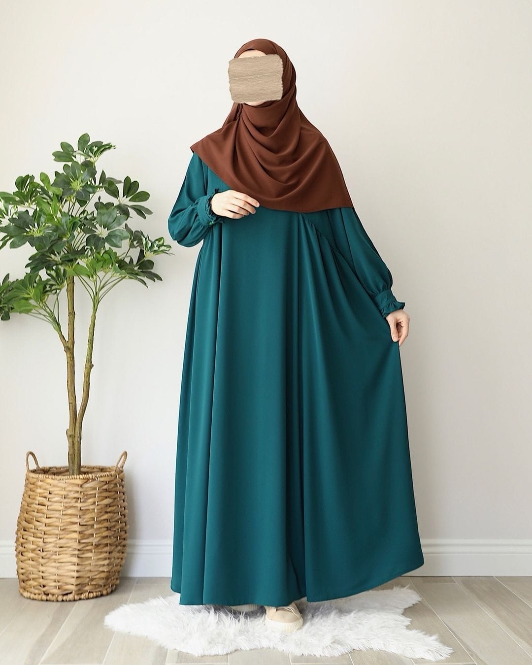 Glamorous Zinc Abaya With Stoller