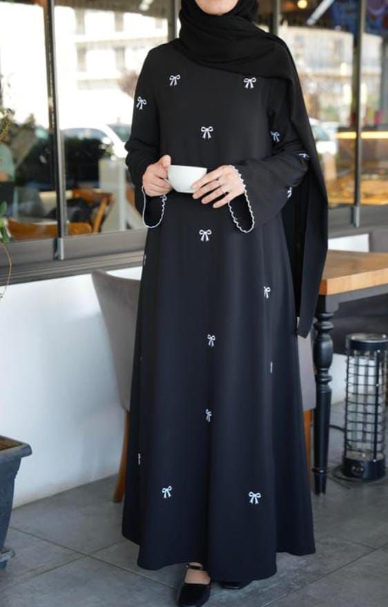 Elegant Black Bow Embroidered Abaya with stoller