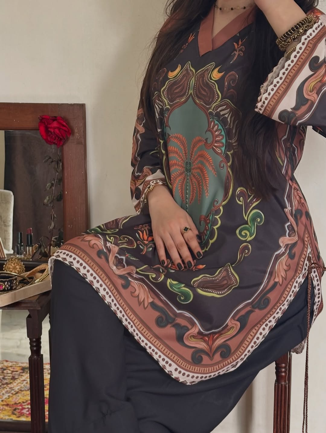 Aks-e-Hoor 2-Piece