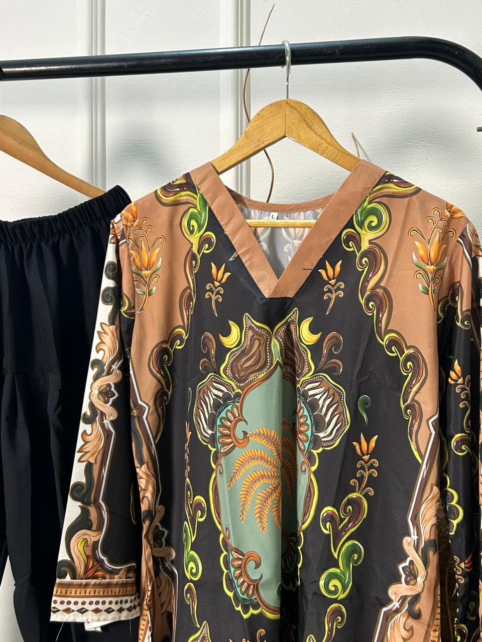 Aks-e-Hoor 2pcs farshi shalwar set