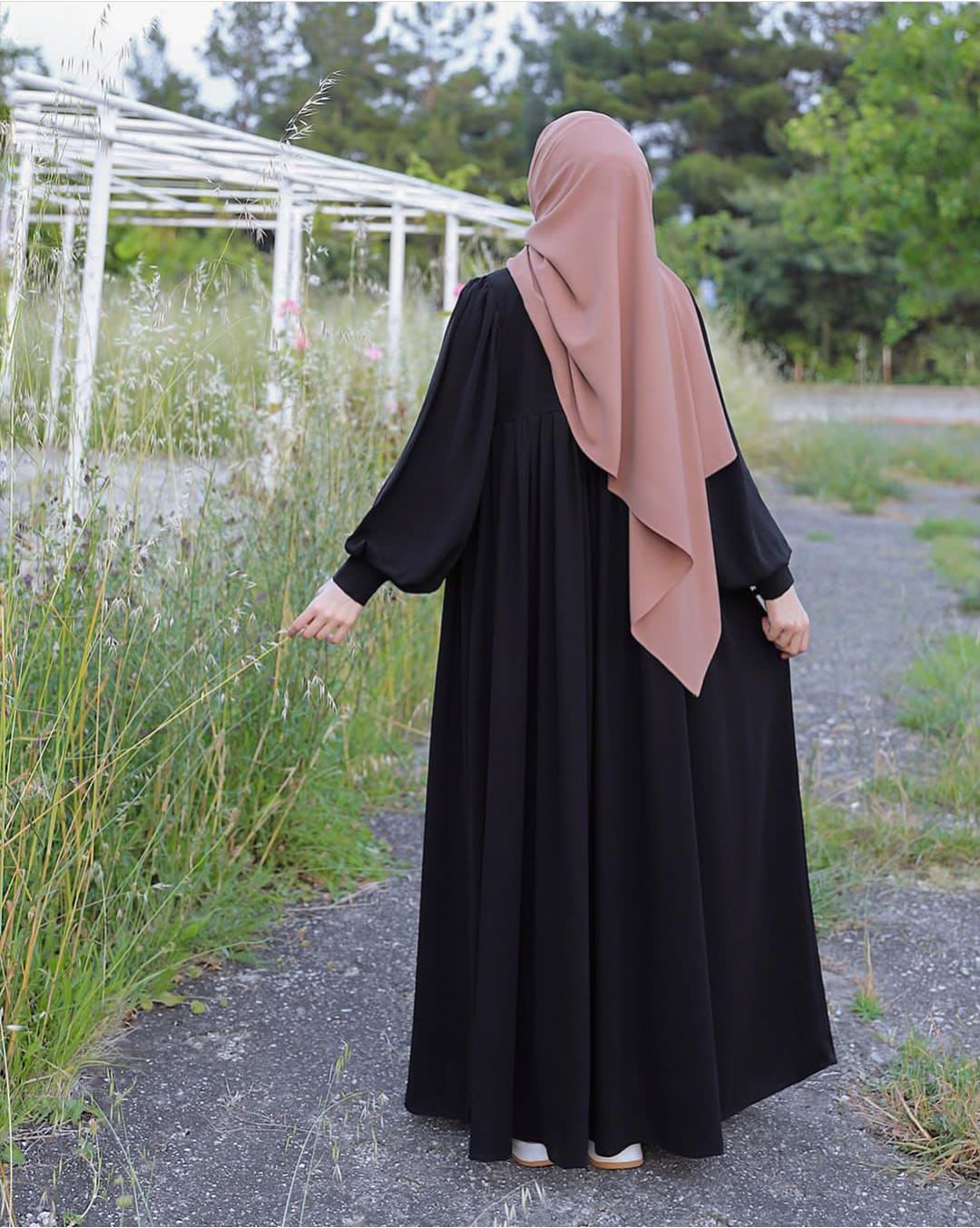Black Kuchi Abaya With Stoller