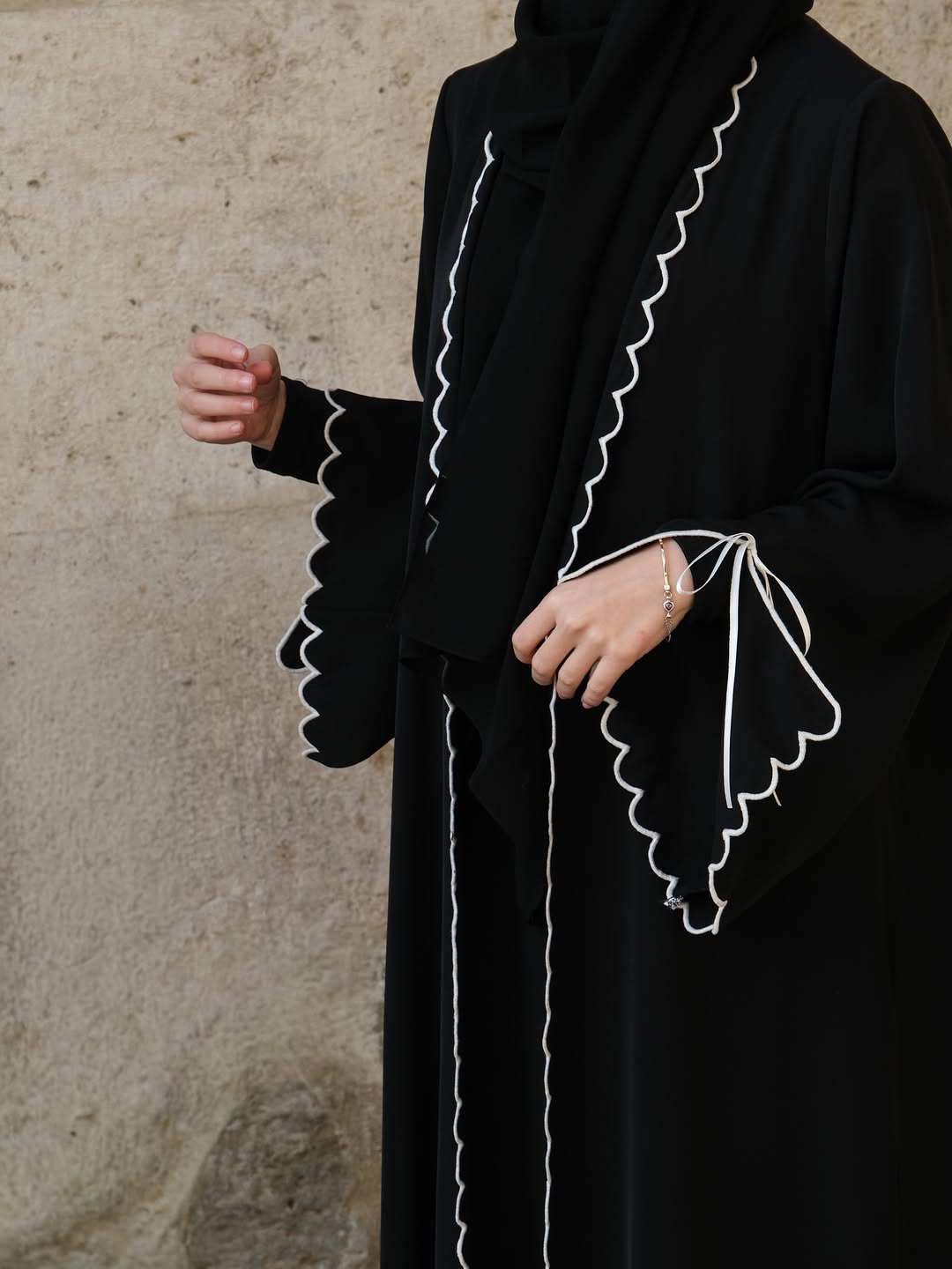 The Luna Ribbon Abaya With Stoller