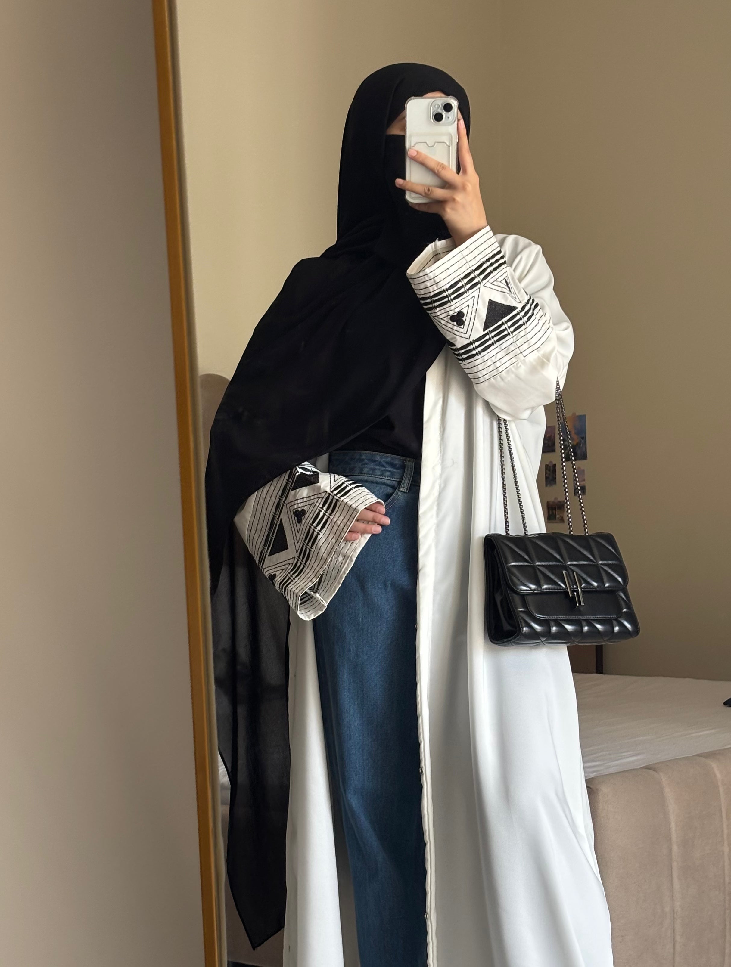 Graceful Embroidered Upper Abaya – Statement Style
