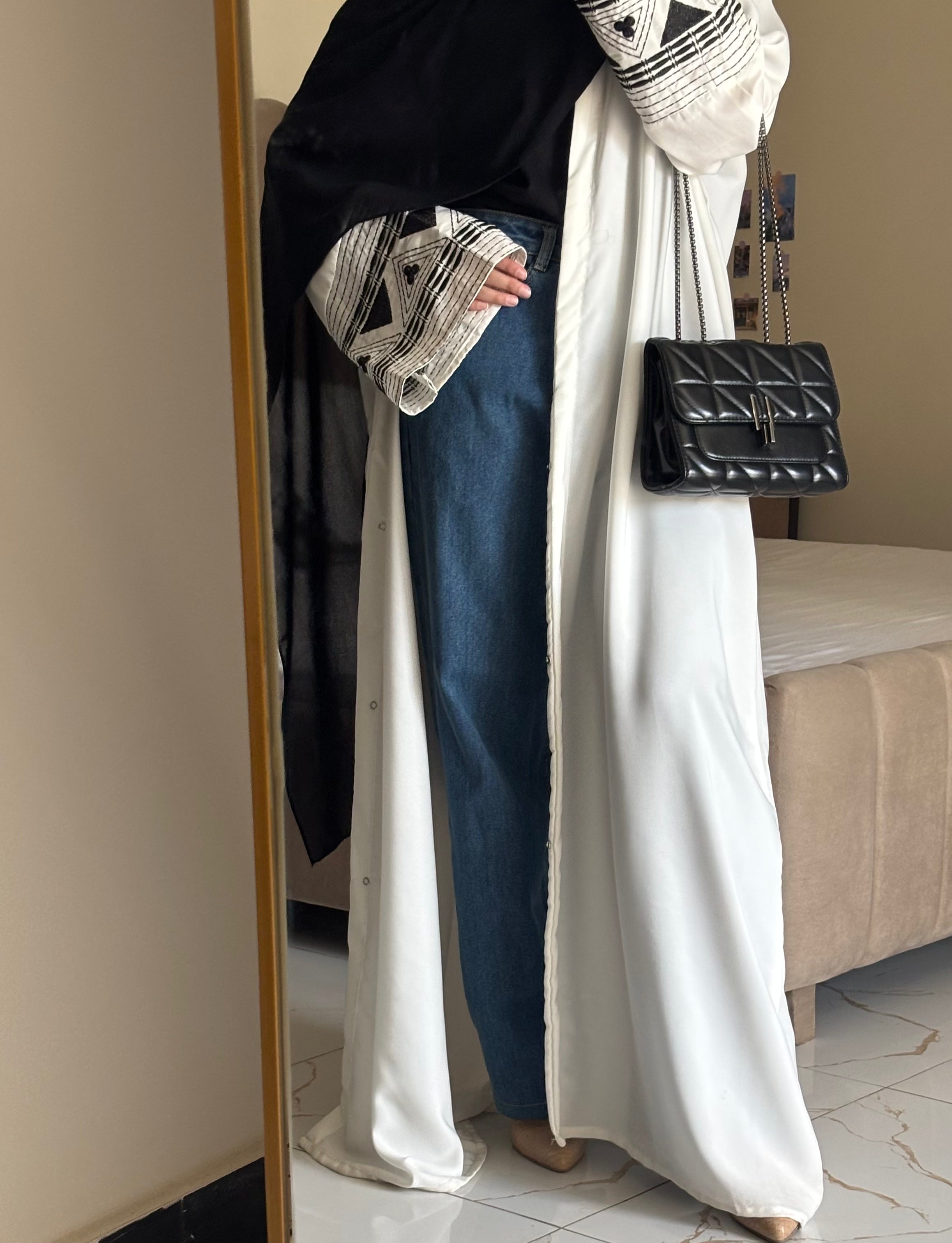 Graceful Embroidered Upper Abaya – Statement Style