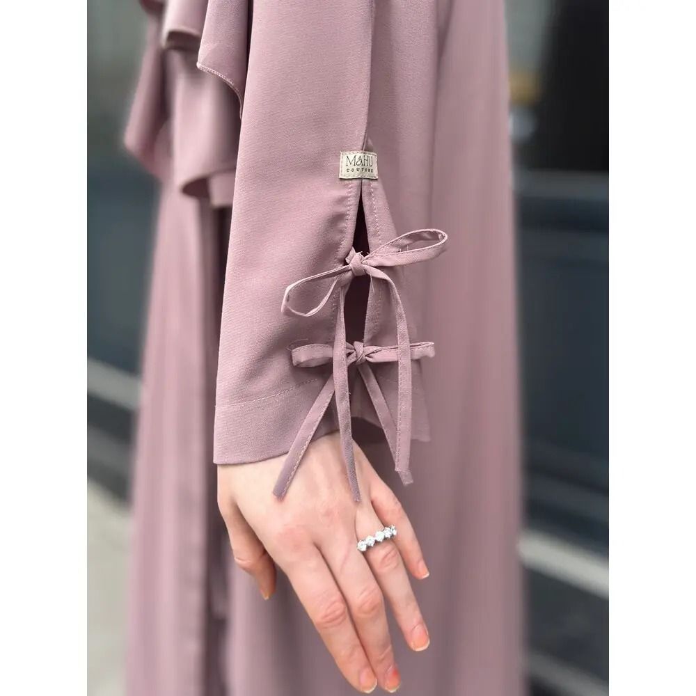 Dreamy Rose Abaya