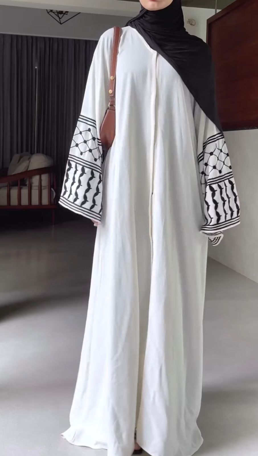 Al-Lamsa Abaya With Stoller