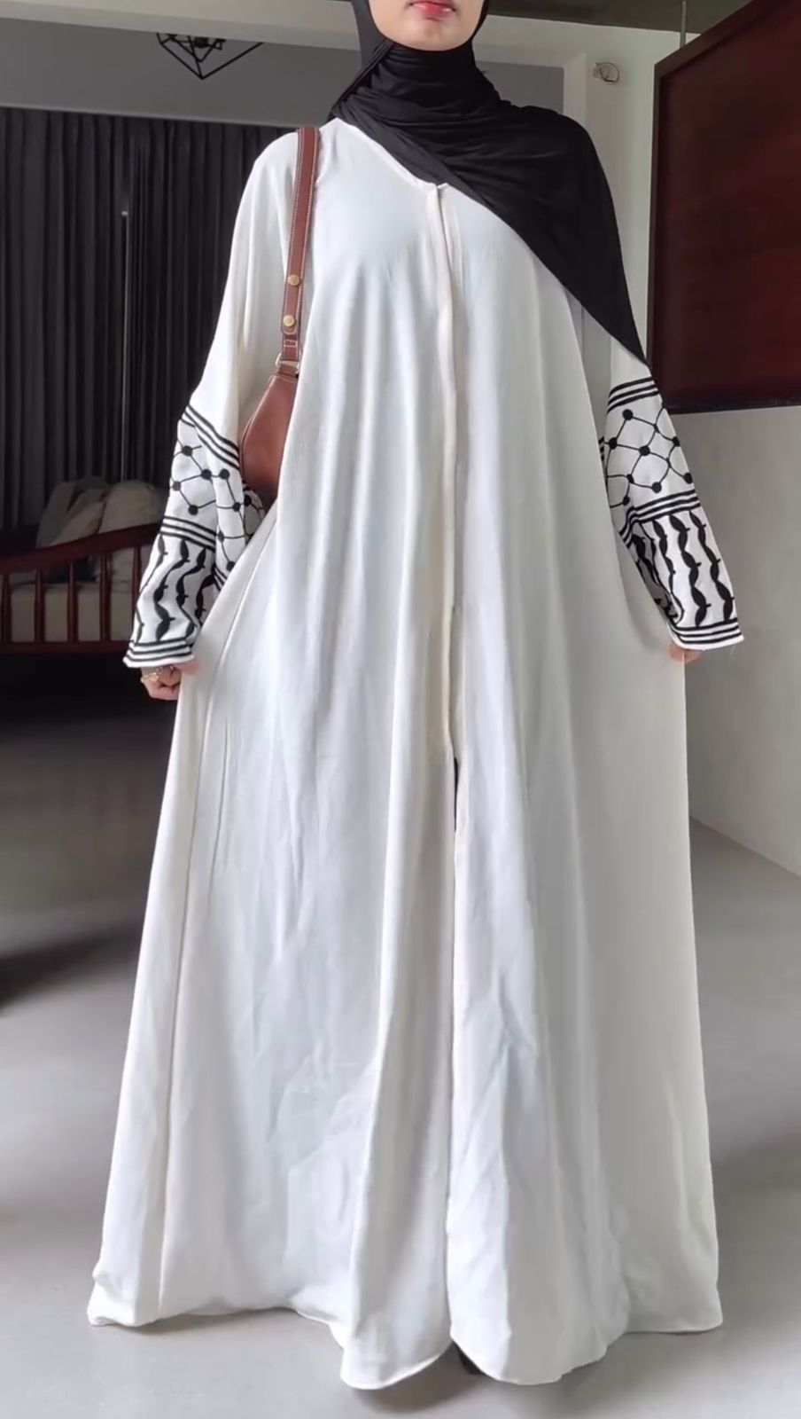 Al-Lamsa Abaya With Stoller