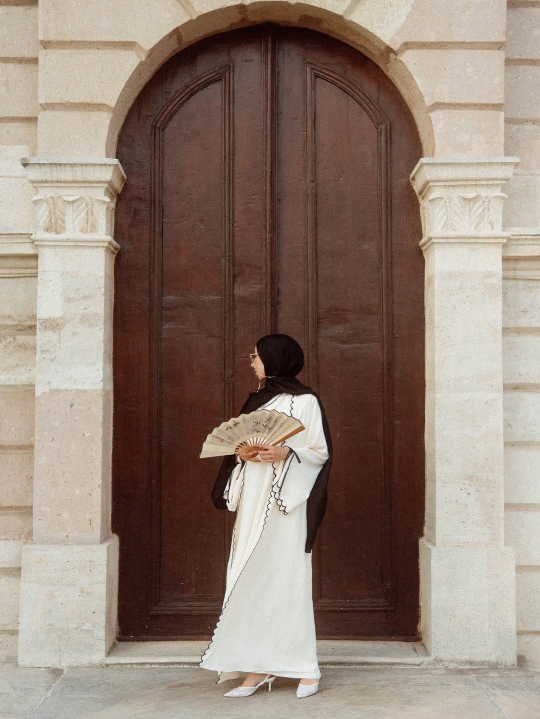 The Luna Ribbon Abaya With Stoller