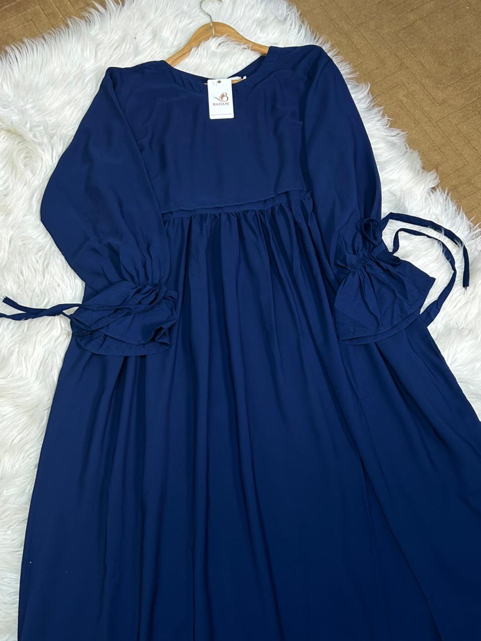 Aab-e-Neel Abaya With stoller