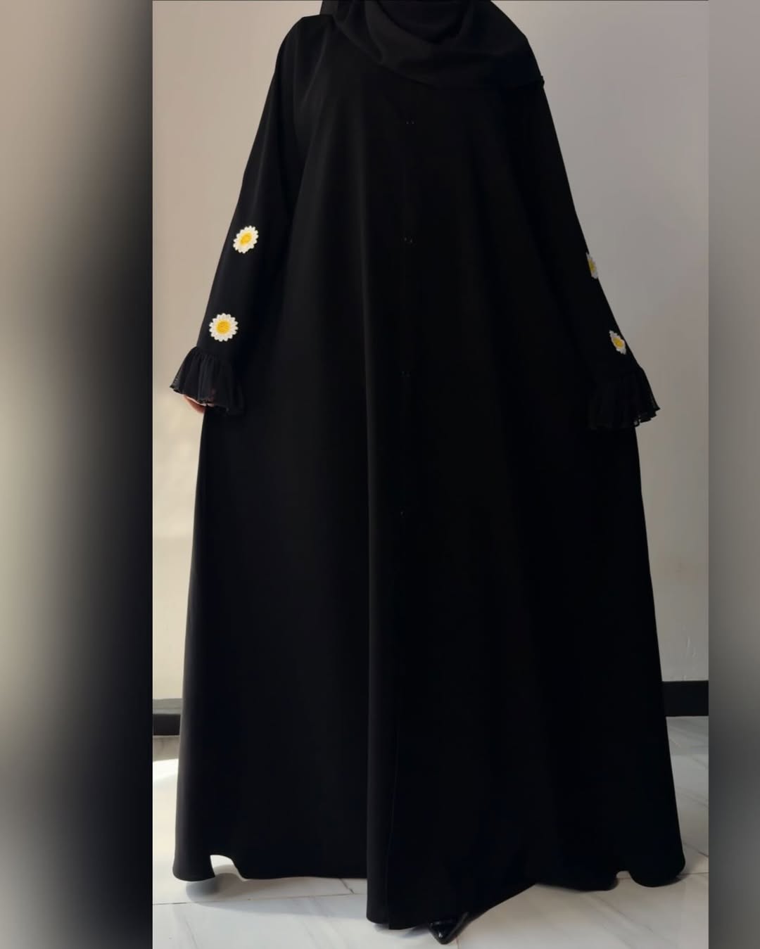 Daisy Noir Abaya with stoller