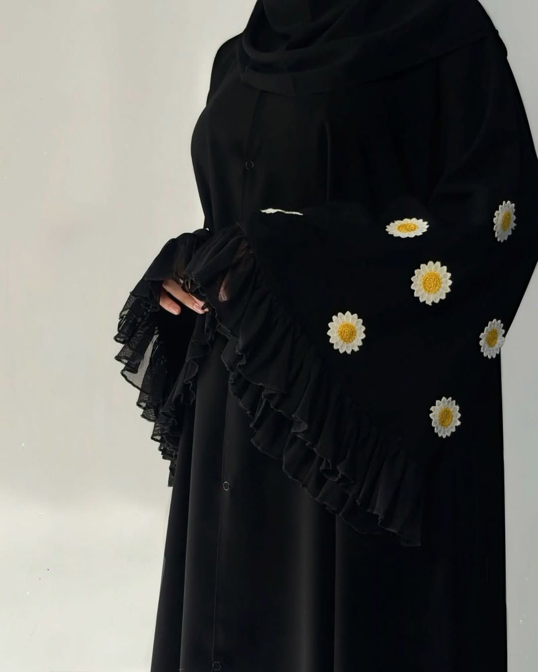 Daisy Noir Abaya with stoller