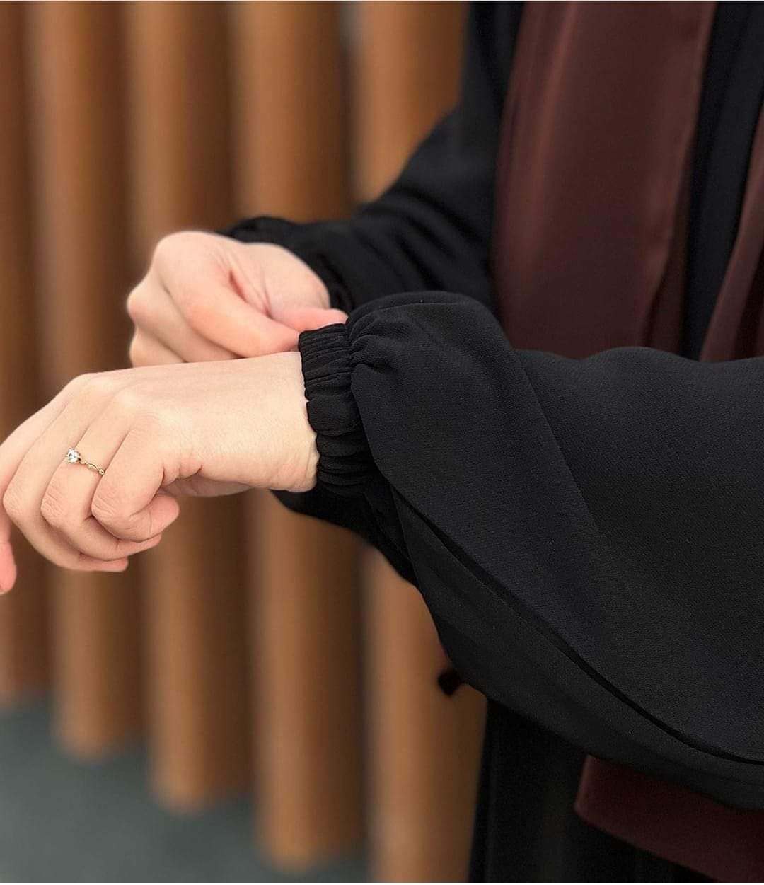 Hayat Black Abaya With Stoller