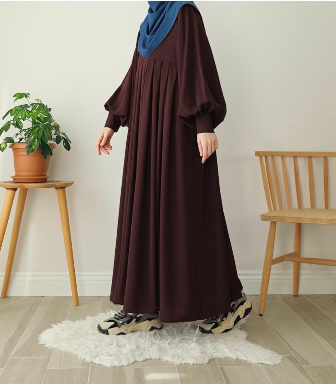 Elegant CHOCO Abaya – Long Sleeve Pleated Maxi ABAYA