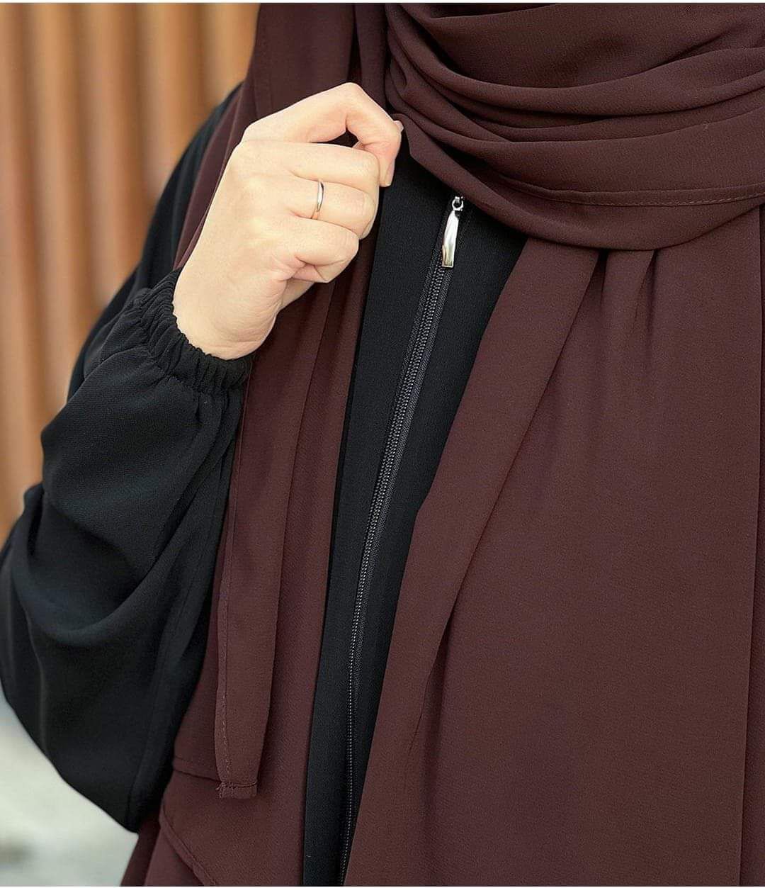 Hayat Black Abaya With Stoller