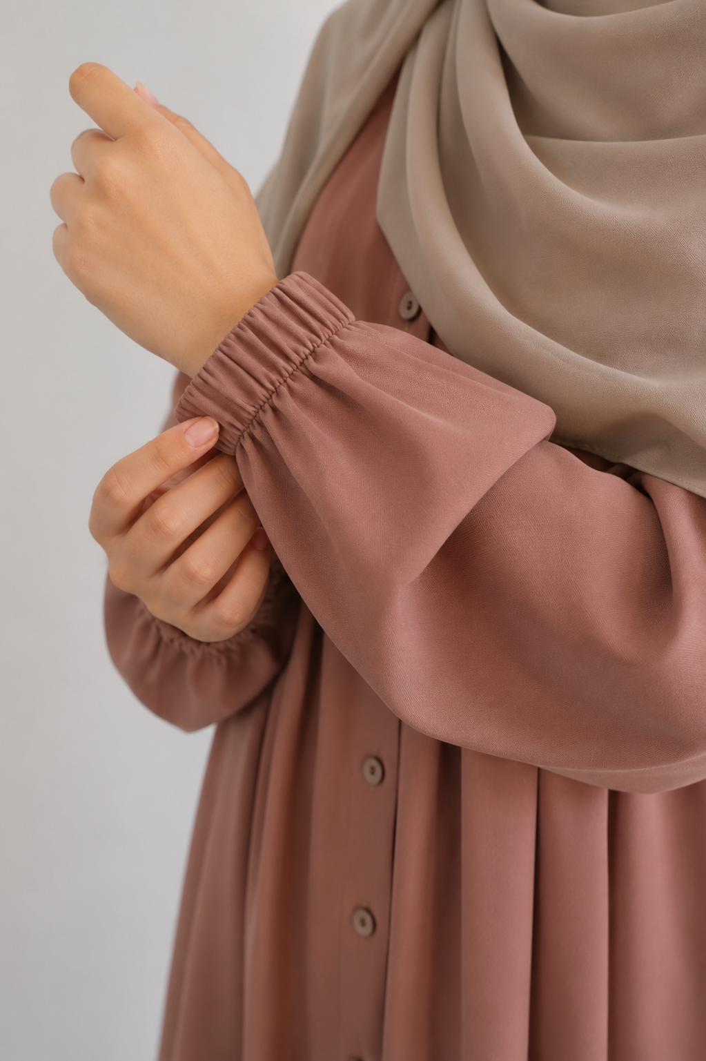 Rosette Flow Abaya with stoller