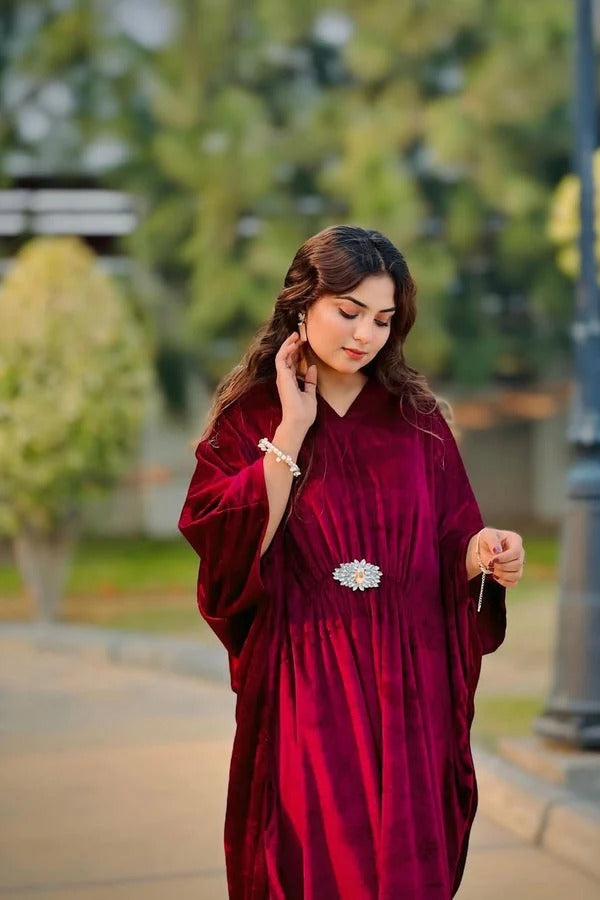 Luxury Velvet Kaftan – Elegant Flowing Evening Wear