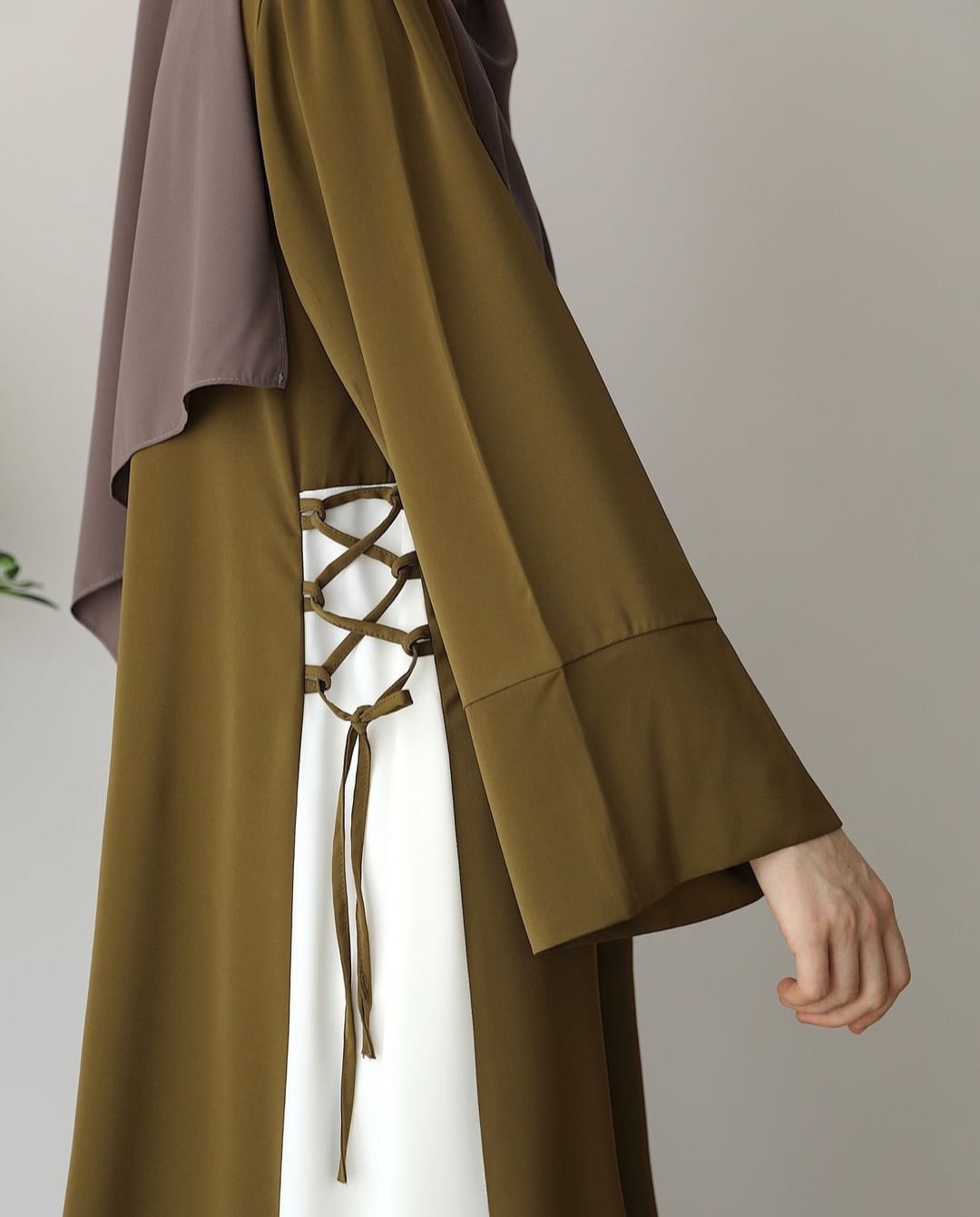 Elif Gold Abaya With Stoller