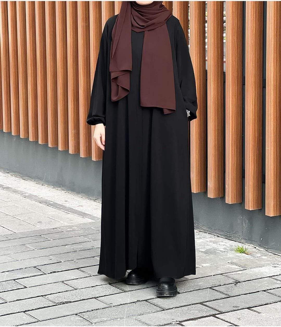 Hayat Black Abaya With Stoller