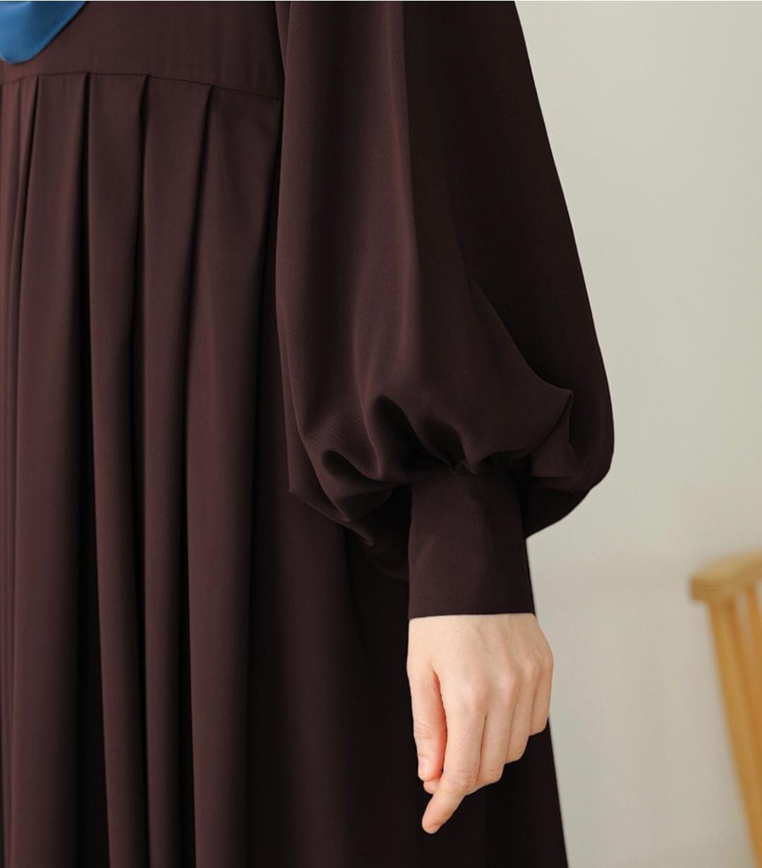 Elegant CHOCO Abaya – Long Sleeve Pleated Maxi ABAYA