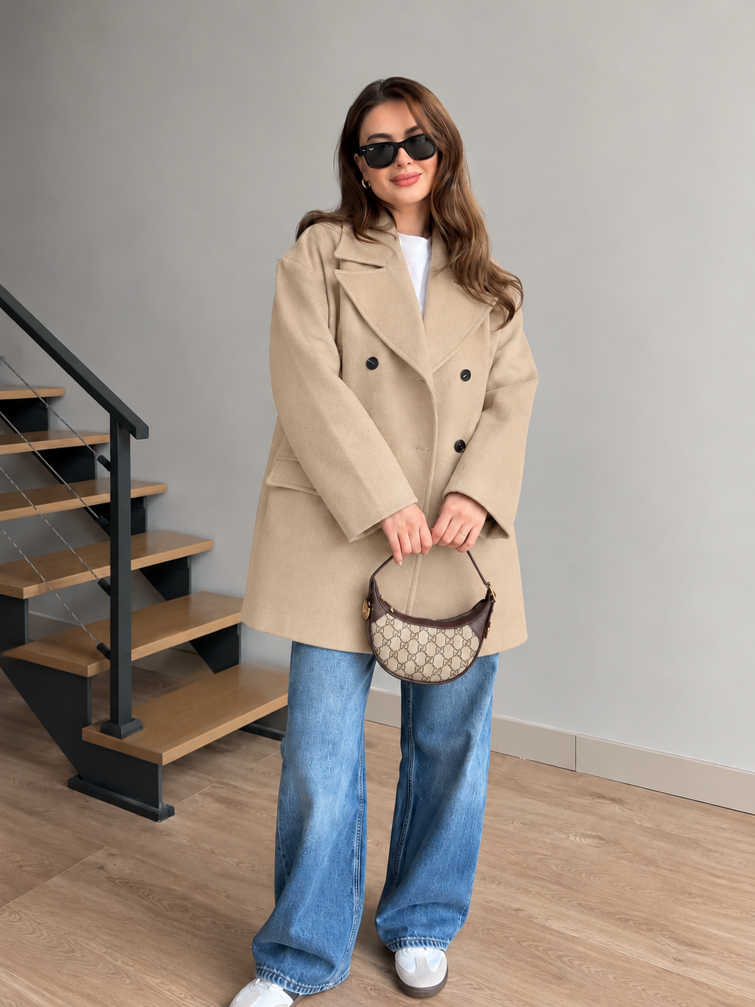 Metro Fleece Coat Beige front view with bag