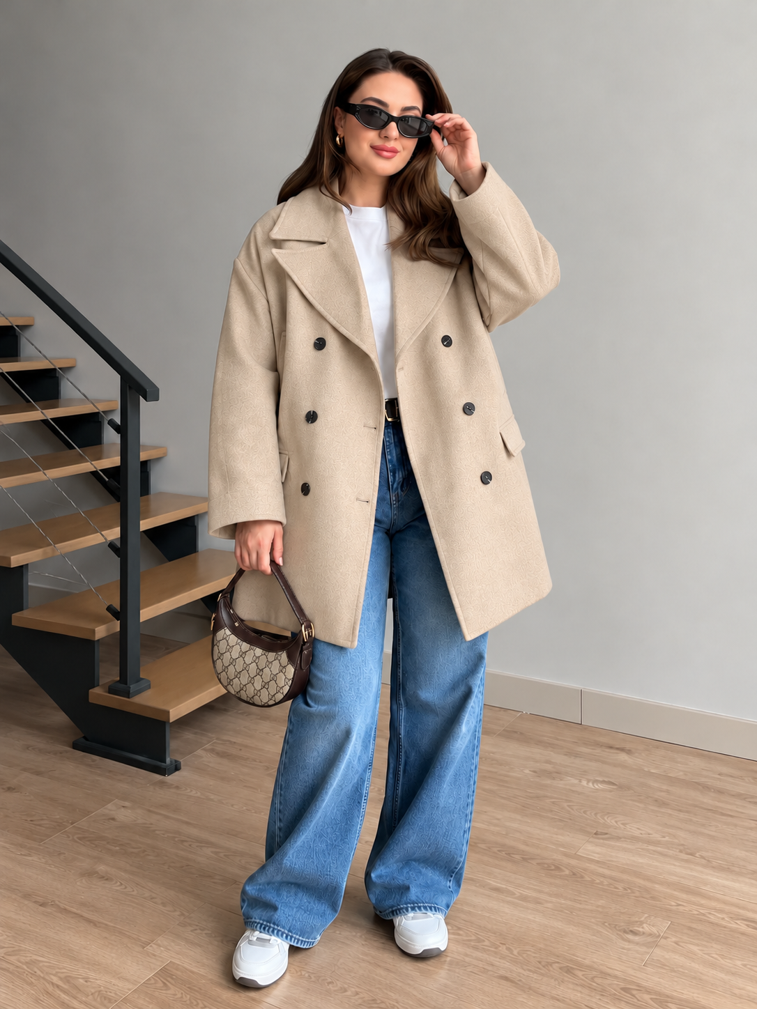 Metro Fleece Coat Beige sunglasses view with bag