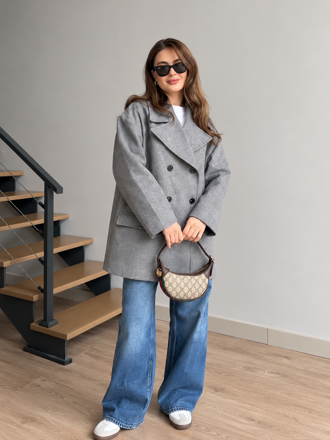 Metro Fleece Coat Grey front view with bag