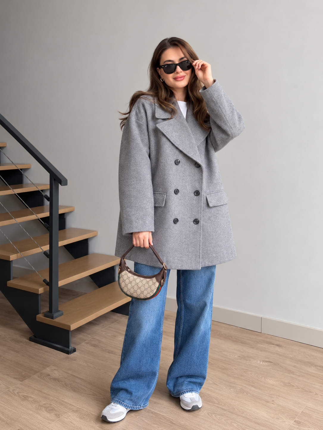 Metro Fleece Coat Grey sunglasses view with bag