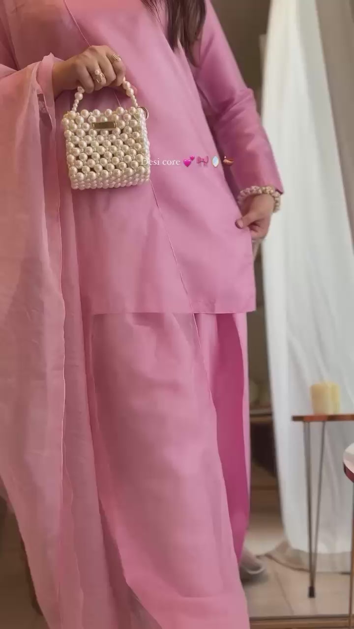 Badam Pinkish Farshi