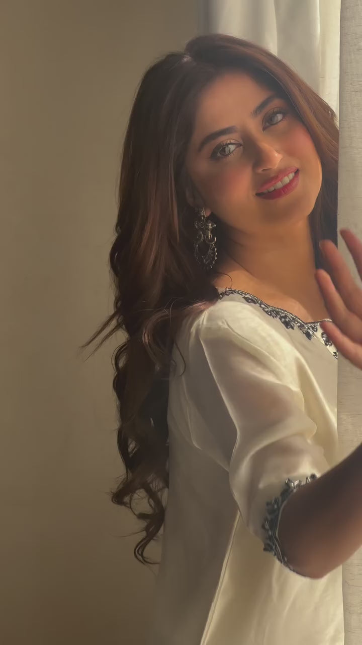 Zahra Silk Embroidered 3-Piece Suit – Black & Ivory