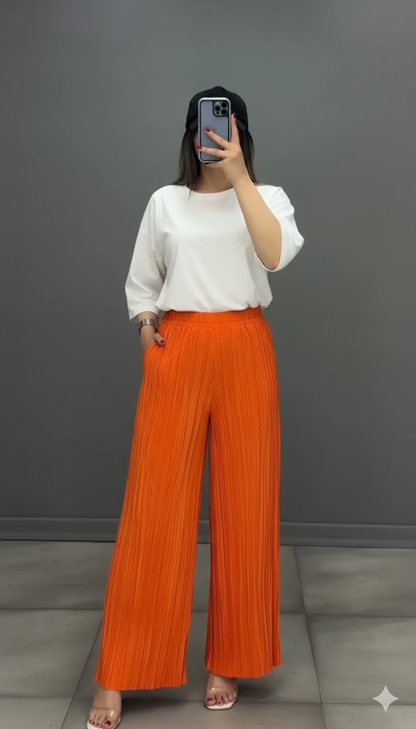 Elegant Silk Pleated Palazzo – Flowy Comfort with Luxe Shine