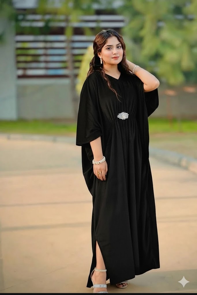Luxury Velvet Kaftan – Elegant Flowing Evening Wear