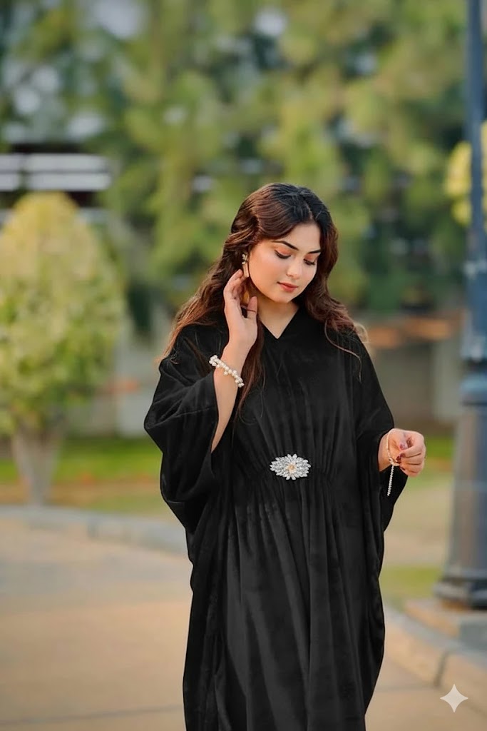 Luxury Velvet Kaftan – Elegant Flowing Evening Wear